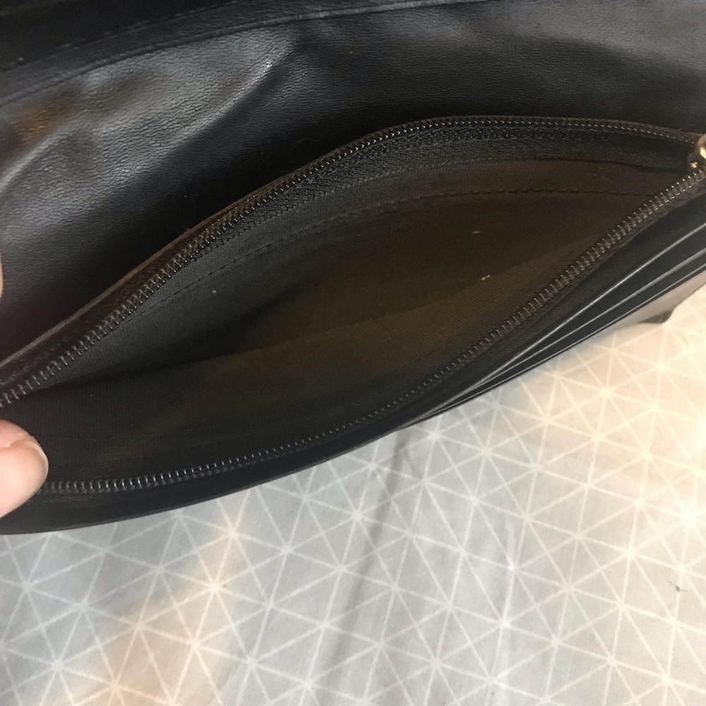 Black Label Crestbridge Burberry - Black Leather Glen Plaid Wallet - Picture 4 of 8
